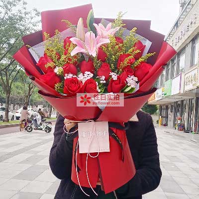 开封19朵红玫瑰百合，与你幸福前行